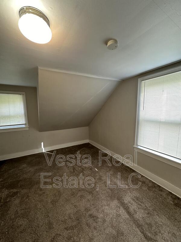 Building Photo - 1407 S Madison St