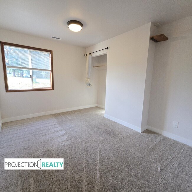 Building Photo - 32535 Coal Creek Rd