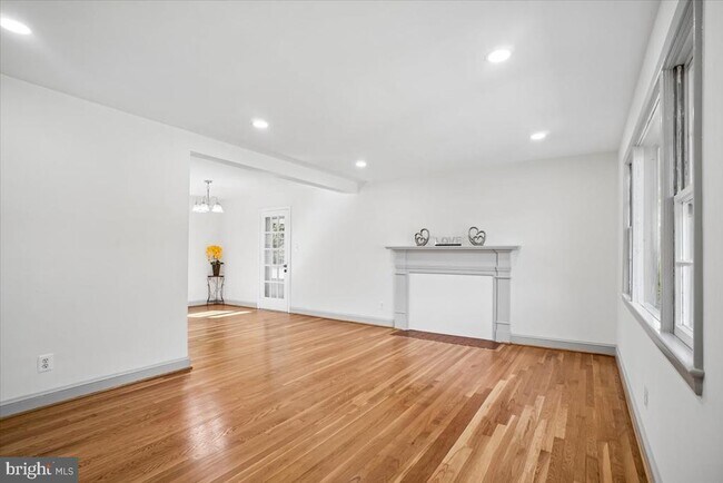 Building Photo - 3227 Sherry Ct