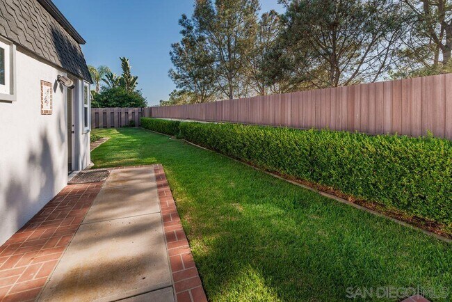 Building Photo - 8686 Cliffridge Ave