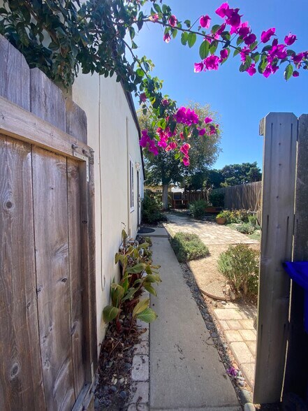 Building Photo - 3193 Mandan Way