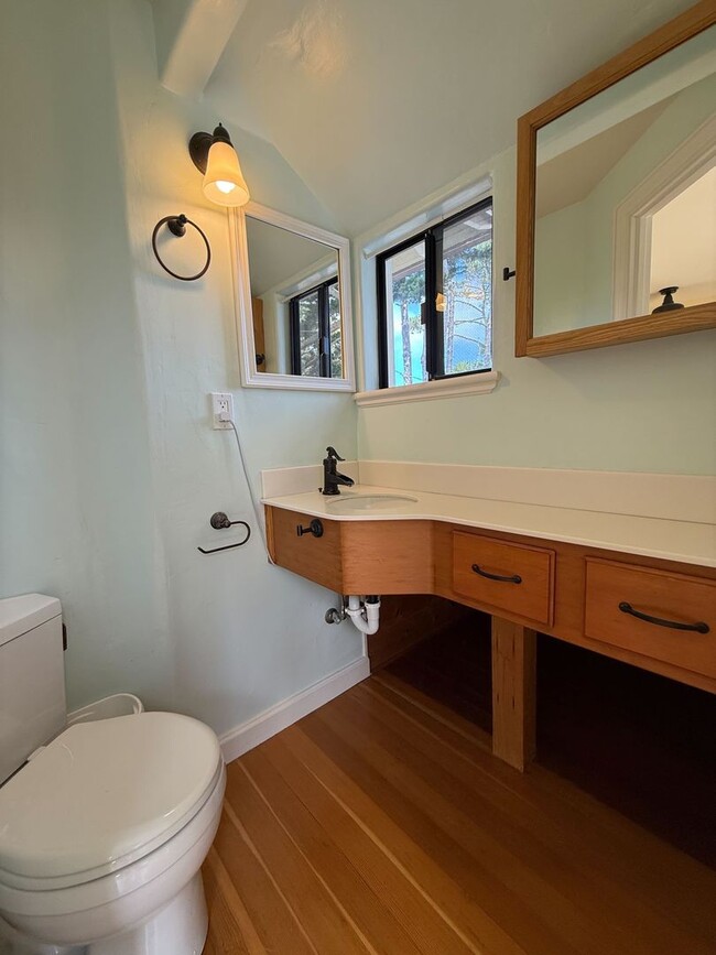 Building Photo - Fantastic Home in New Monterey Near DLI