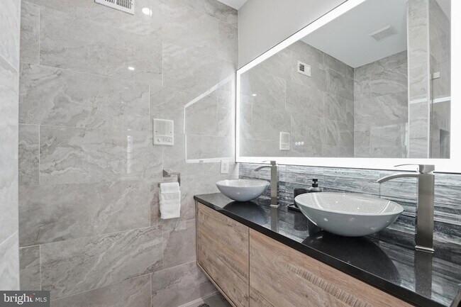 Building Photo - 56 Adams St NW