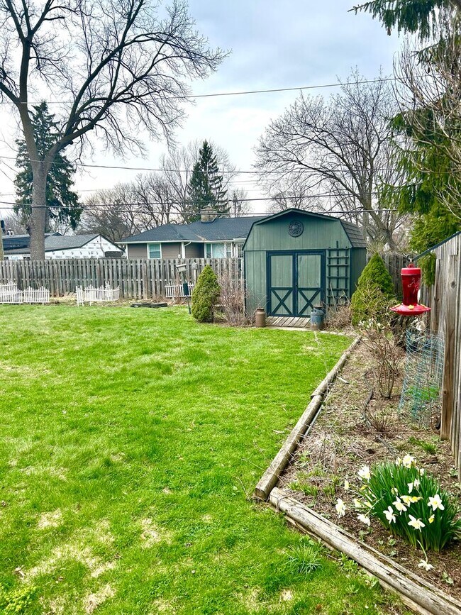 Building Photo - Brighton / Twelve Corners 3BR – Fully Furnished with Private Yard