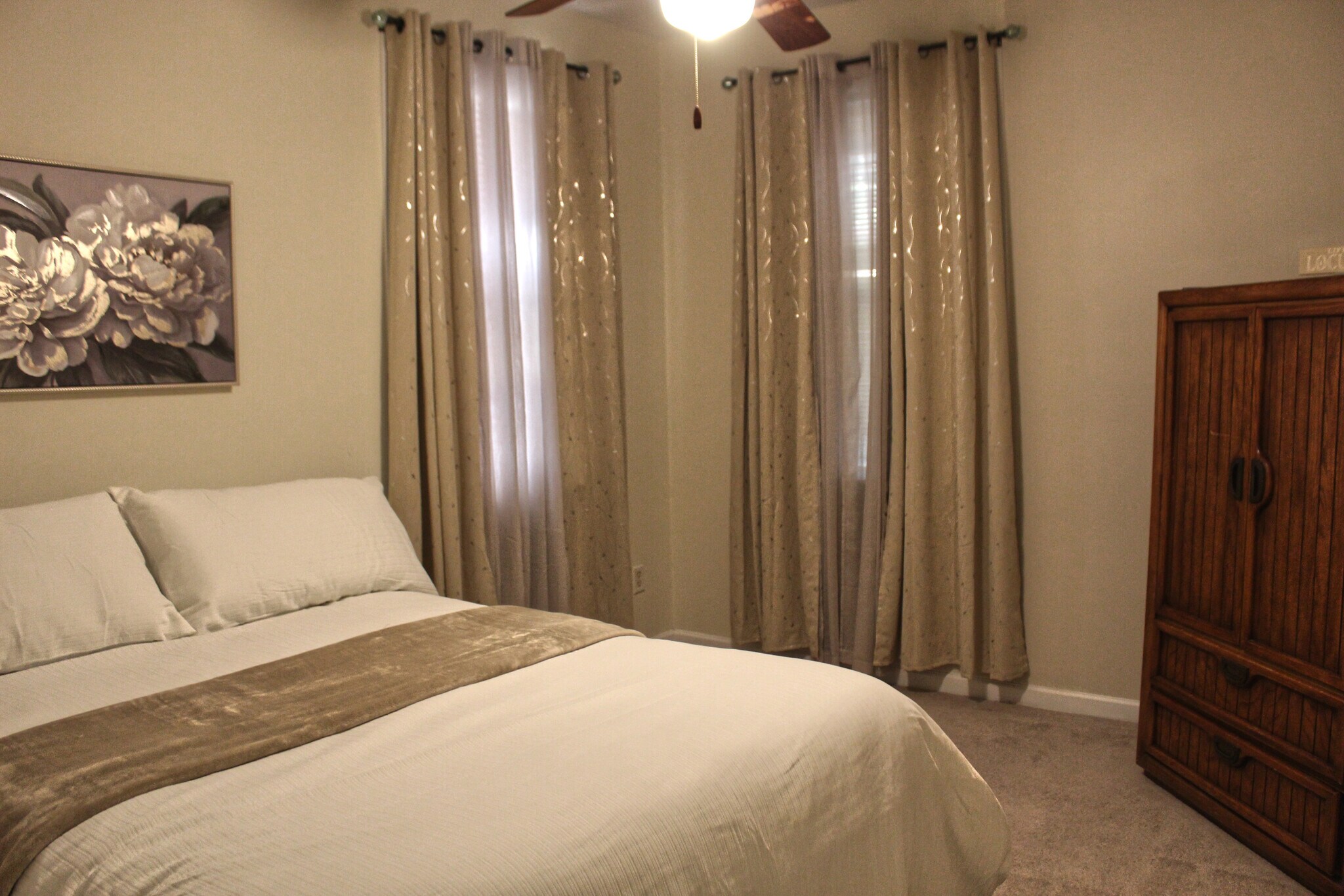 Building Photo - 353 Southgate Dr