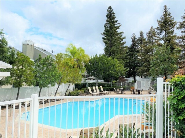 Building Photo - 26941 Stonehaven