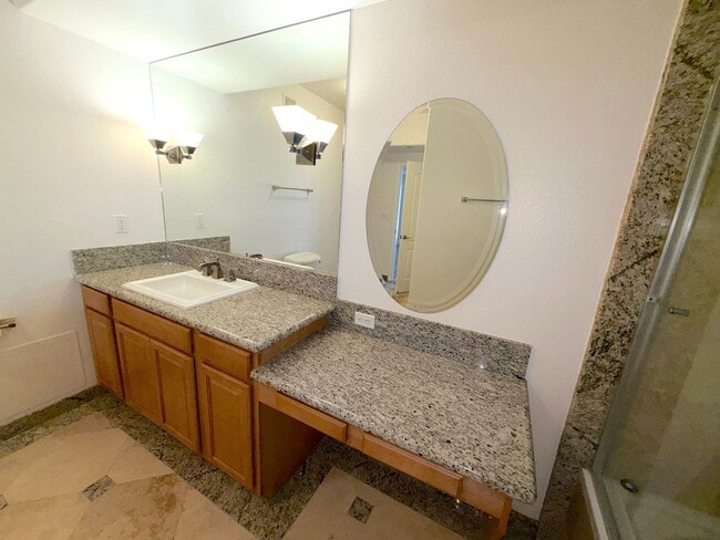 Building Photo - Riverwalk Tower 2 Bedroom Condo - 2 Parking Spaces/Private Laundry