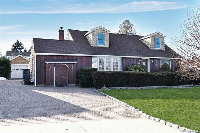 Building Photo - 17 Florence Ave