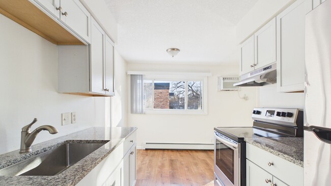 Building Photo - Upgraded 1-Bedroom Home in Minnetonka