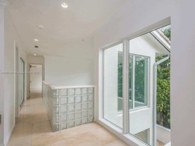 Building Photo - 4000 Alhambra Cir