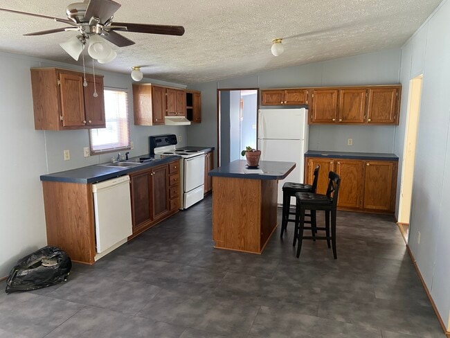 Building Photo - 103 Boxwood Ln