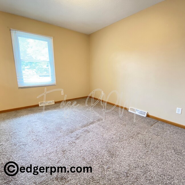 Building Photo - 2624 W 3rd St