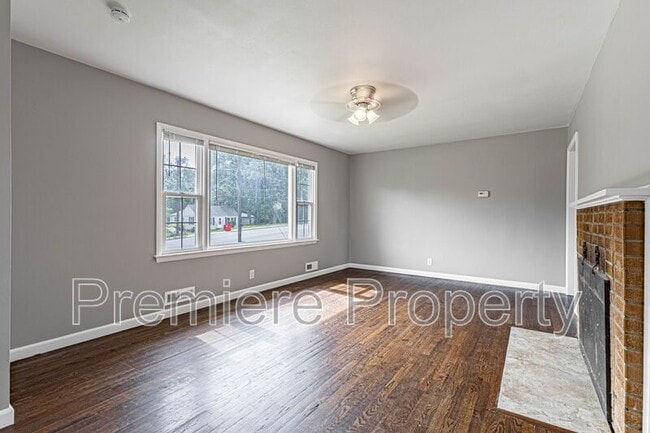 Building Photo - 3320 S Sterling Ave