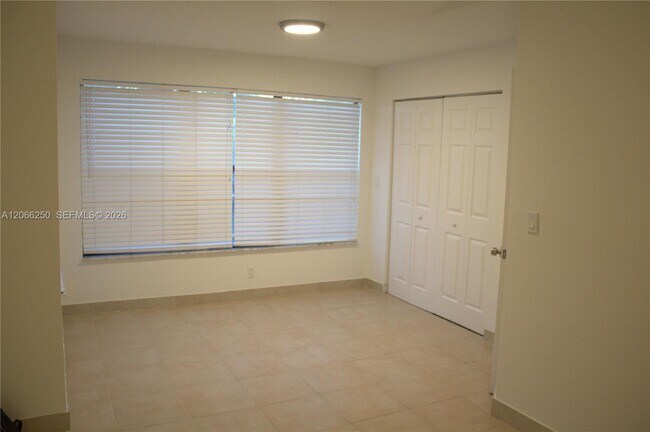 Building Photo - 2826 S University Dr
