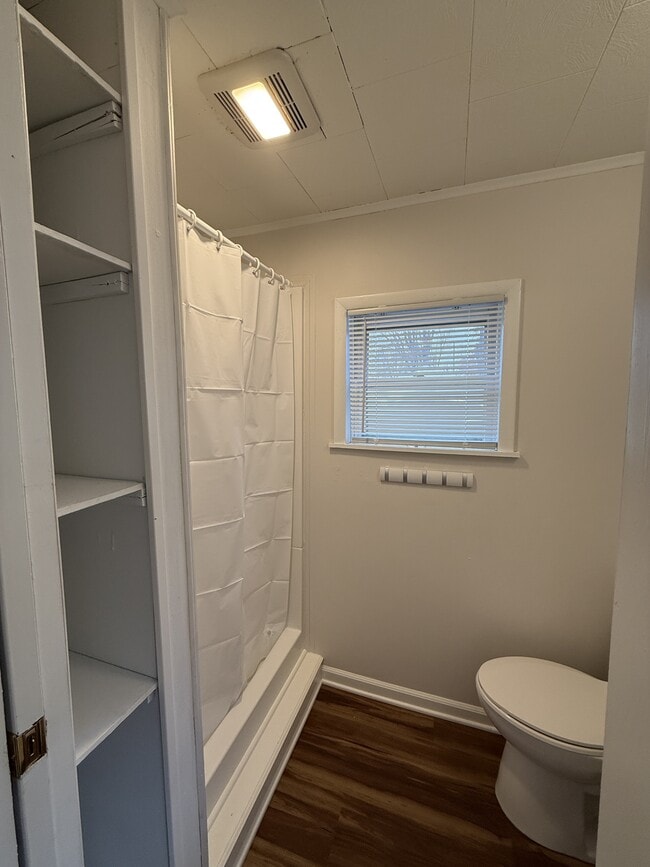 Building Photo - 211 E Park St