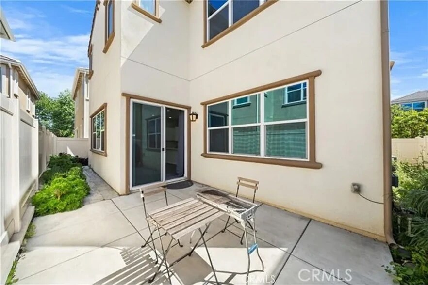 Building Photo - 15849 Ellington Way