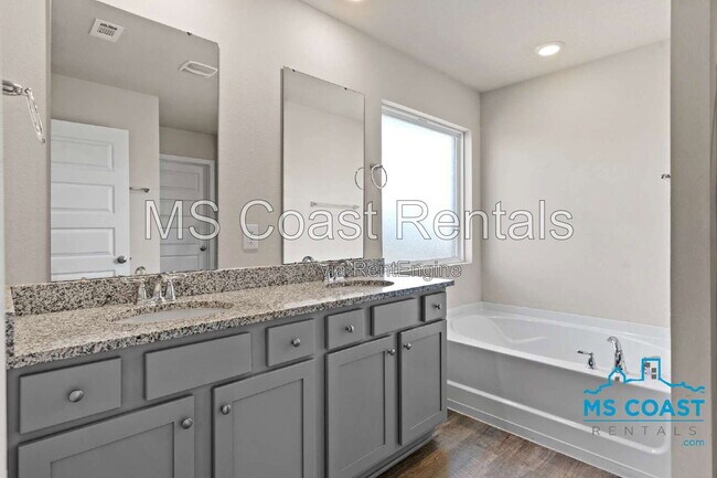 Building Photo - 15236 Cypress Way