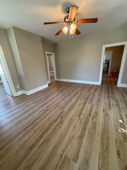 Building Photo - 733 Gracey