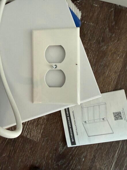 Building Photo - 713 Pinehurst Ct