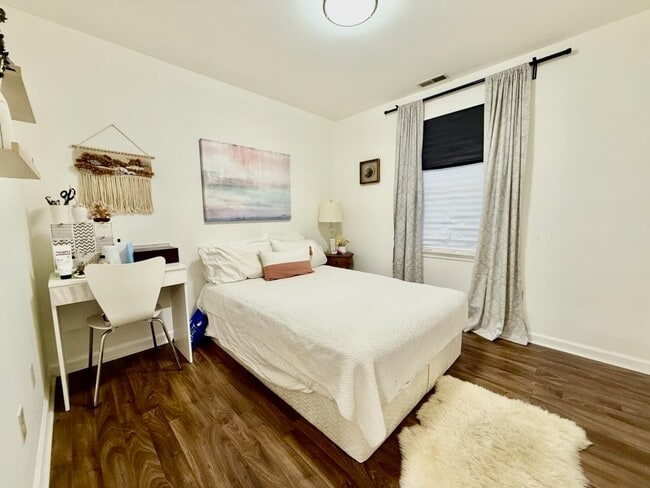 Building Photo - 267 GATES Ave