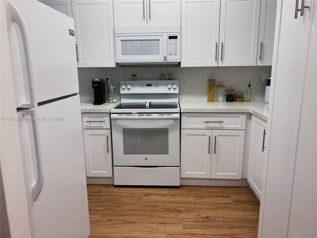 Building Photo - 2775 W 52nd St