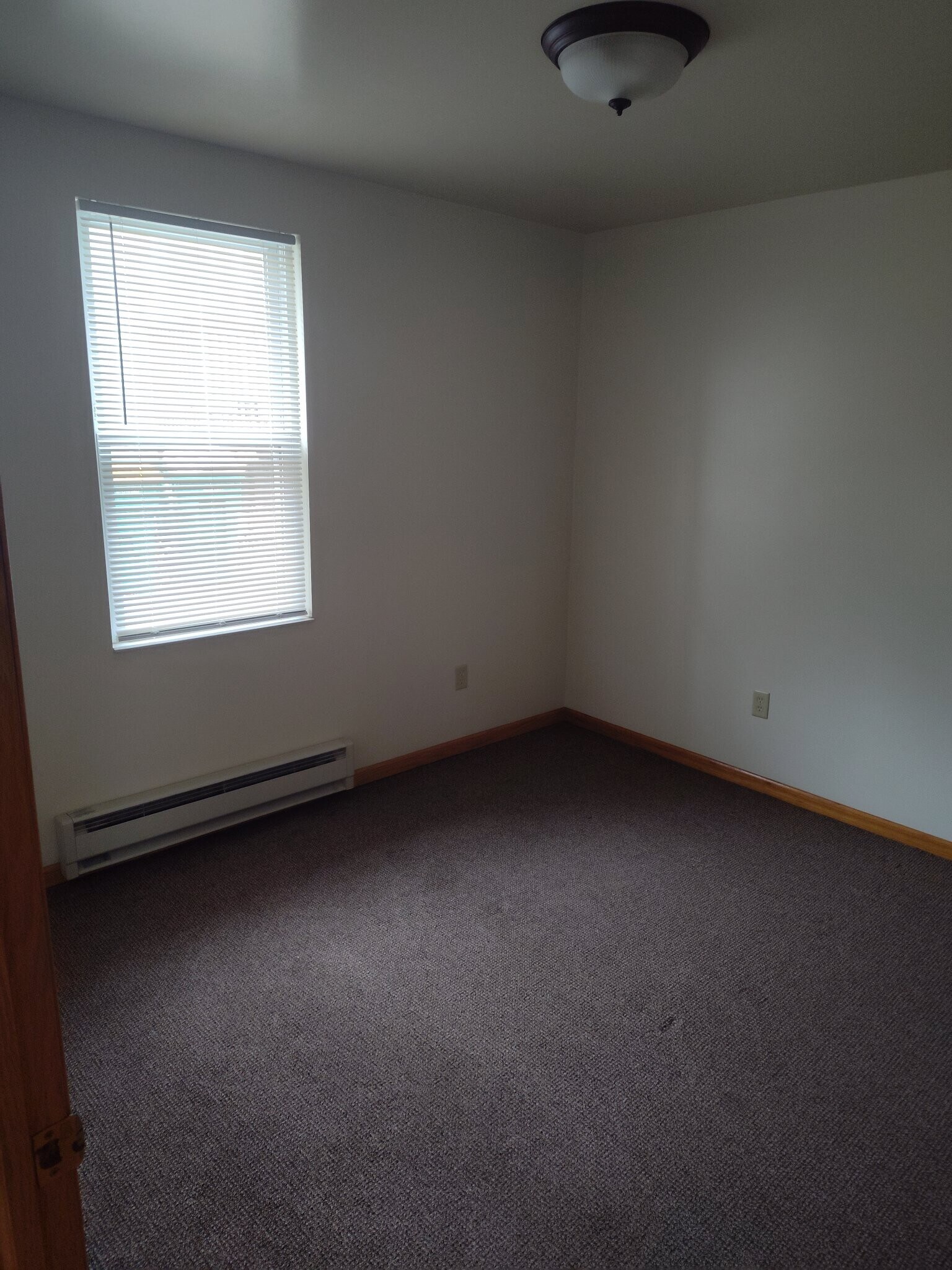 Building Photo - 605 Bremer St