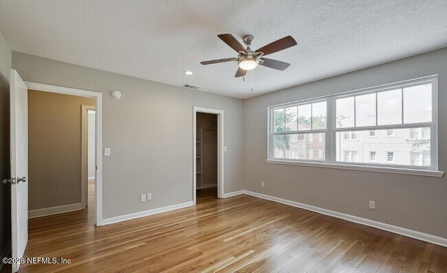 Building Photo - 2819 Oak St