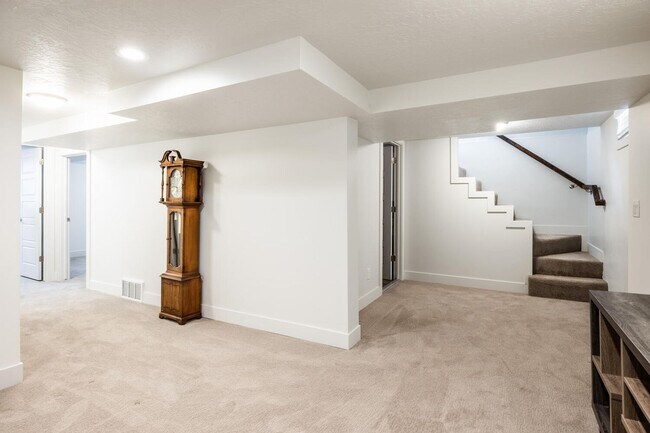 Building Photo - Updated and Bright Home with Yard