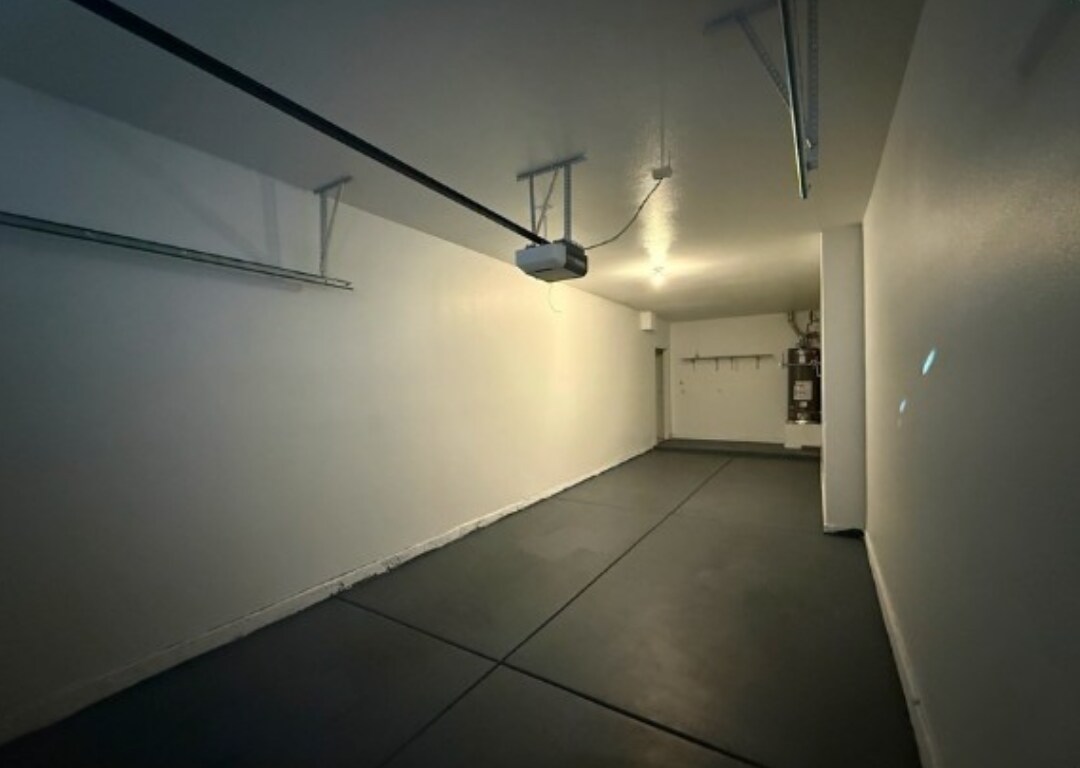 Building Photo - 9975 Peace Way