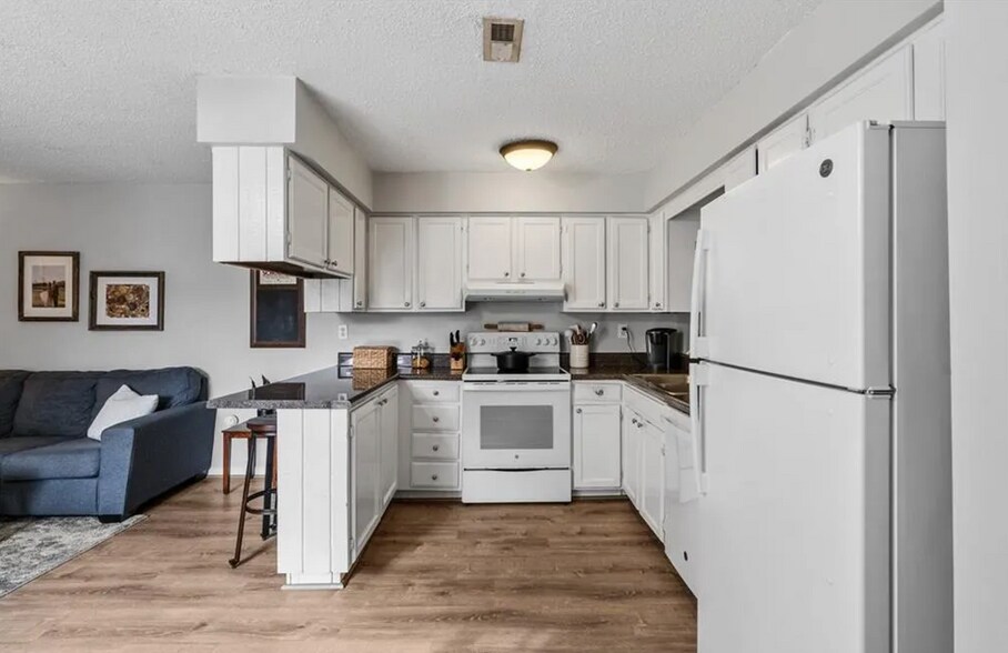 Building Photo - 1156 Ocean Pebbles Way