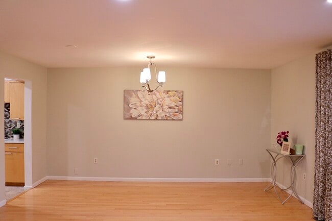 Building Photo - 611 Cornwall Ct