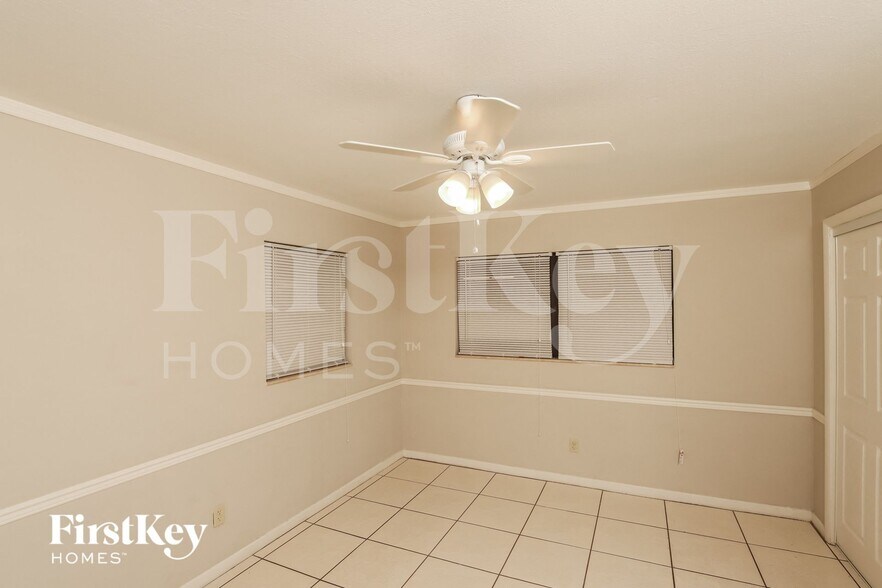 Building Photo - 988 Cardon Dr