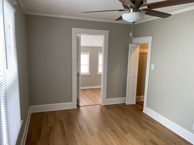 Building Photo - 1341 17th Ave N