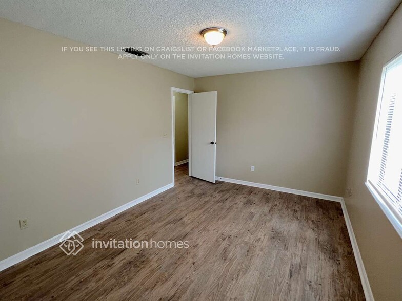 Building Photo - 128 Trafalgar Pl