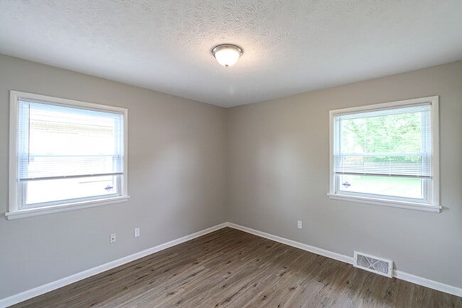 Building Photo - Newly updated 3 bedroom and 1 bathroom Ranch home in PRP