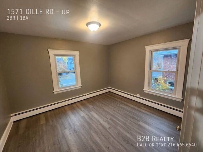 Building Photo - 1571 Dille Rd