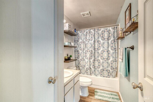 Building Photo - Cozy Single-Level Home in Quiet Neighborhood