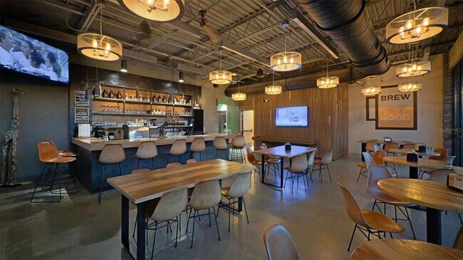 Building Photo - 2500 4th Ave S