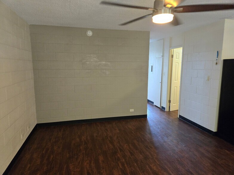 Building Photo - 275 Auwaiolimu St