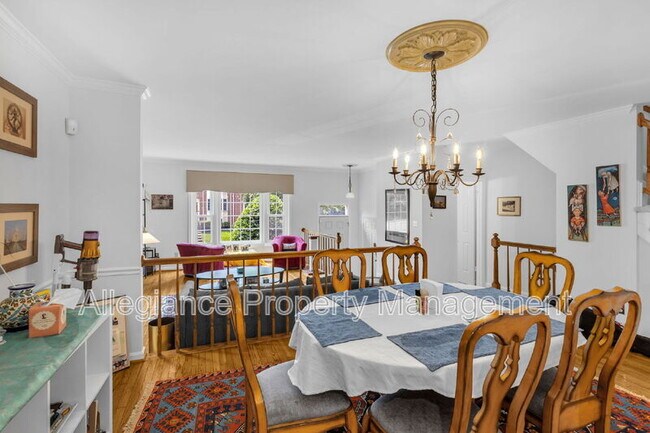Building Photo - 6861 Williamsburg Pond Ct