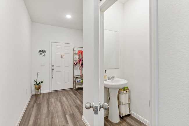 Building Photo - 220 Dirty Harry Dr