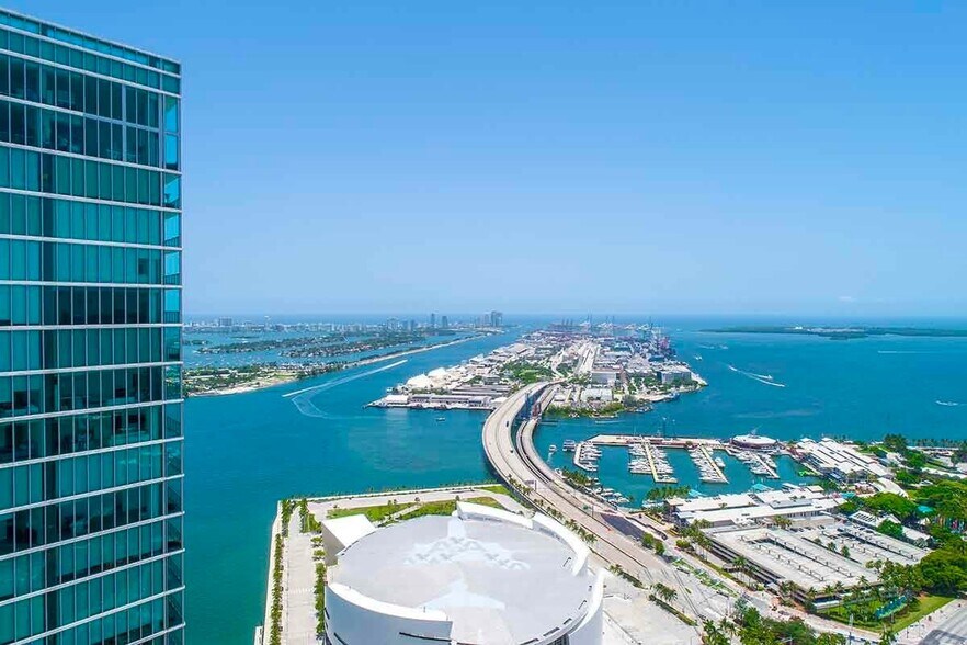Building Photo - 888 Biscayne Blvd