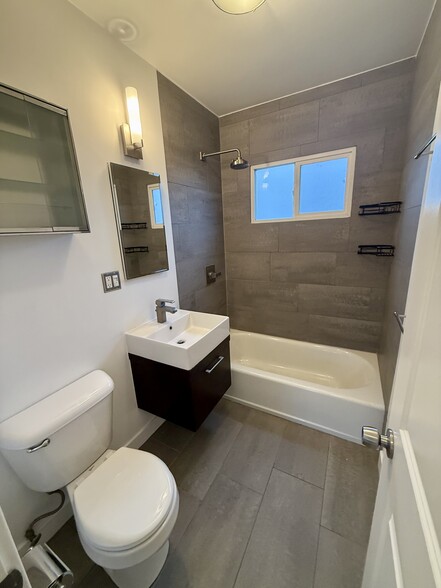 Building Photo - 610 Indiana Ave