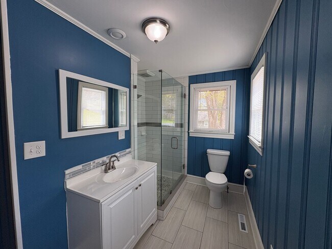 Building Photo - Charming 2/2 With Fenced In Backyard Move In Ready Now!