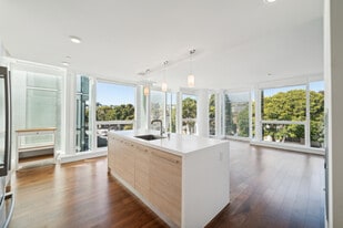 Building Photo - 555 Fulton St