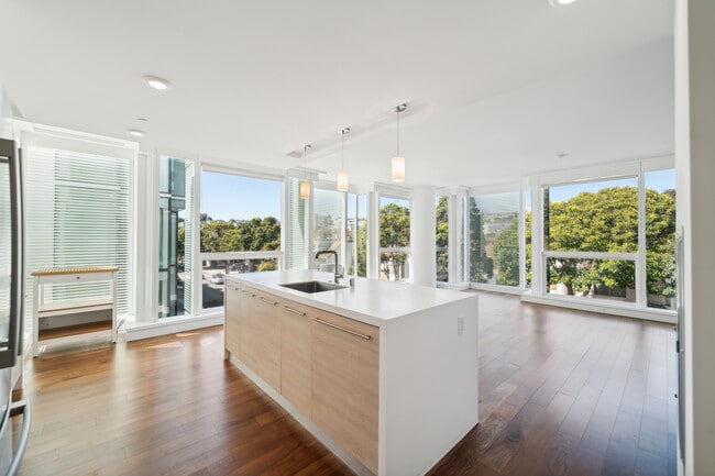 Building Photo - 555 Fulton St