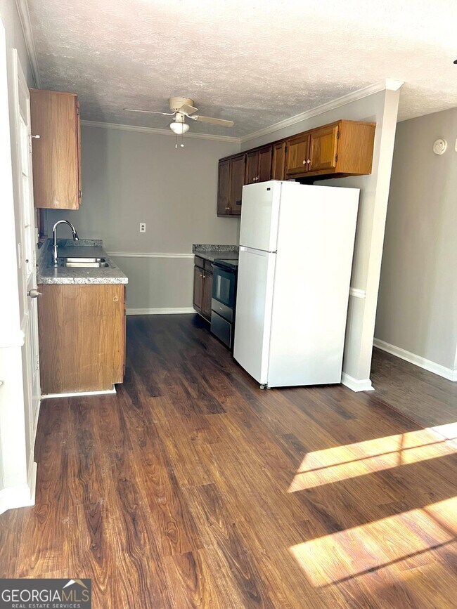 Building Photo - 3990 Rocmar Dr