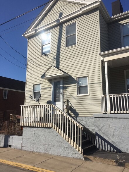 Primary Photo - 3569 Washington Ave