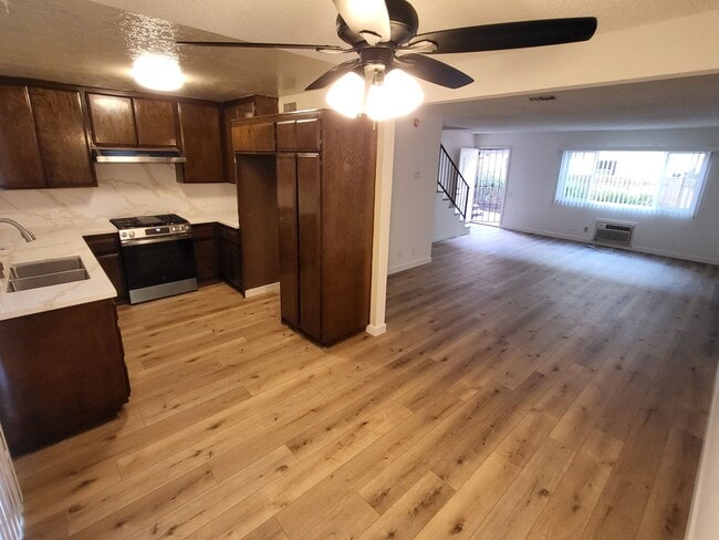 Building Photo - 4392 Green Ave