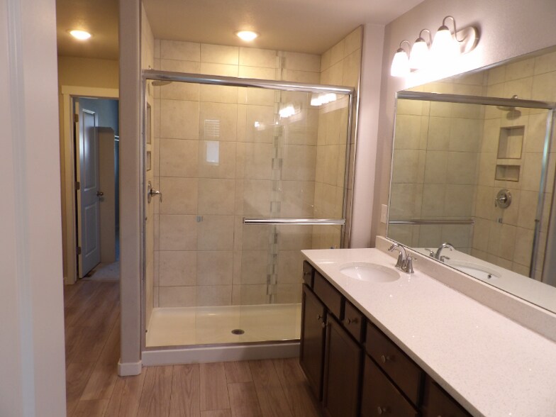 Building Photo - 10496 Kalama Dr